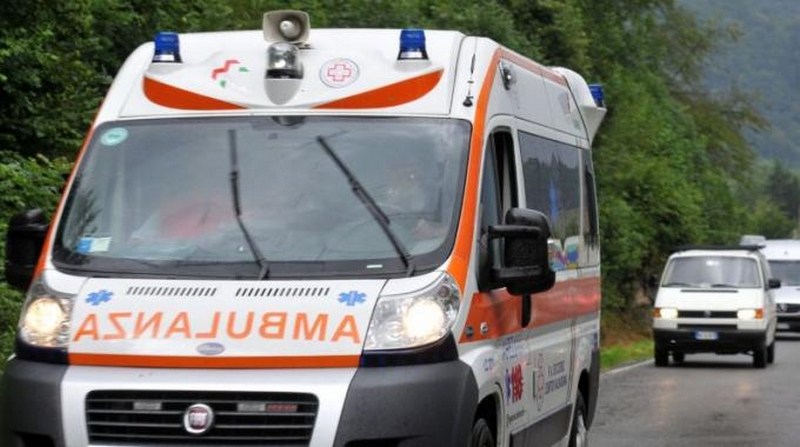 Malore in ditta, soccorso un lavoratore