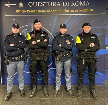 Malore tra i pendolari, donna soccorsa da polizia ed Atac