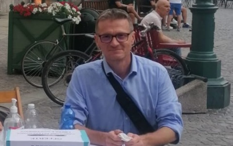 Marco Riva Cambrino: “Teatro e sociale, rigore a giorni alterni”