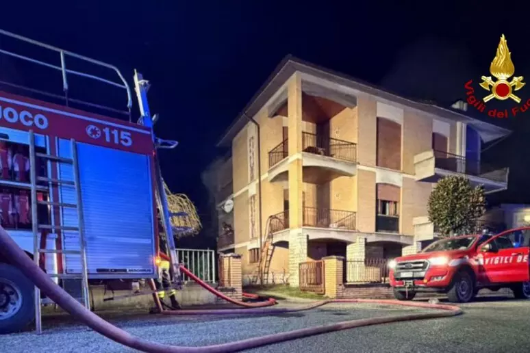 Matelica: fiamme in camera da letto, evacuata una coppia. Il rogo ha interessato anche il piano superiore