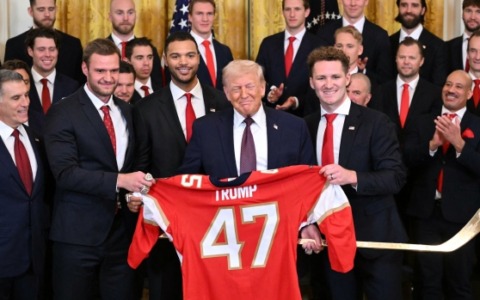 Milano si prepara all’«opzione Trump» per la finale di hockey
