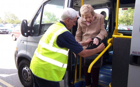 Non ci sono più volontari, sospeso il servizio di trasporto sociale