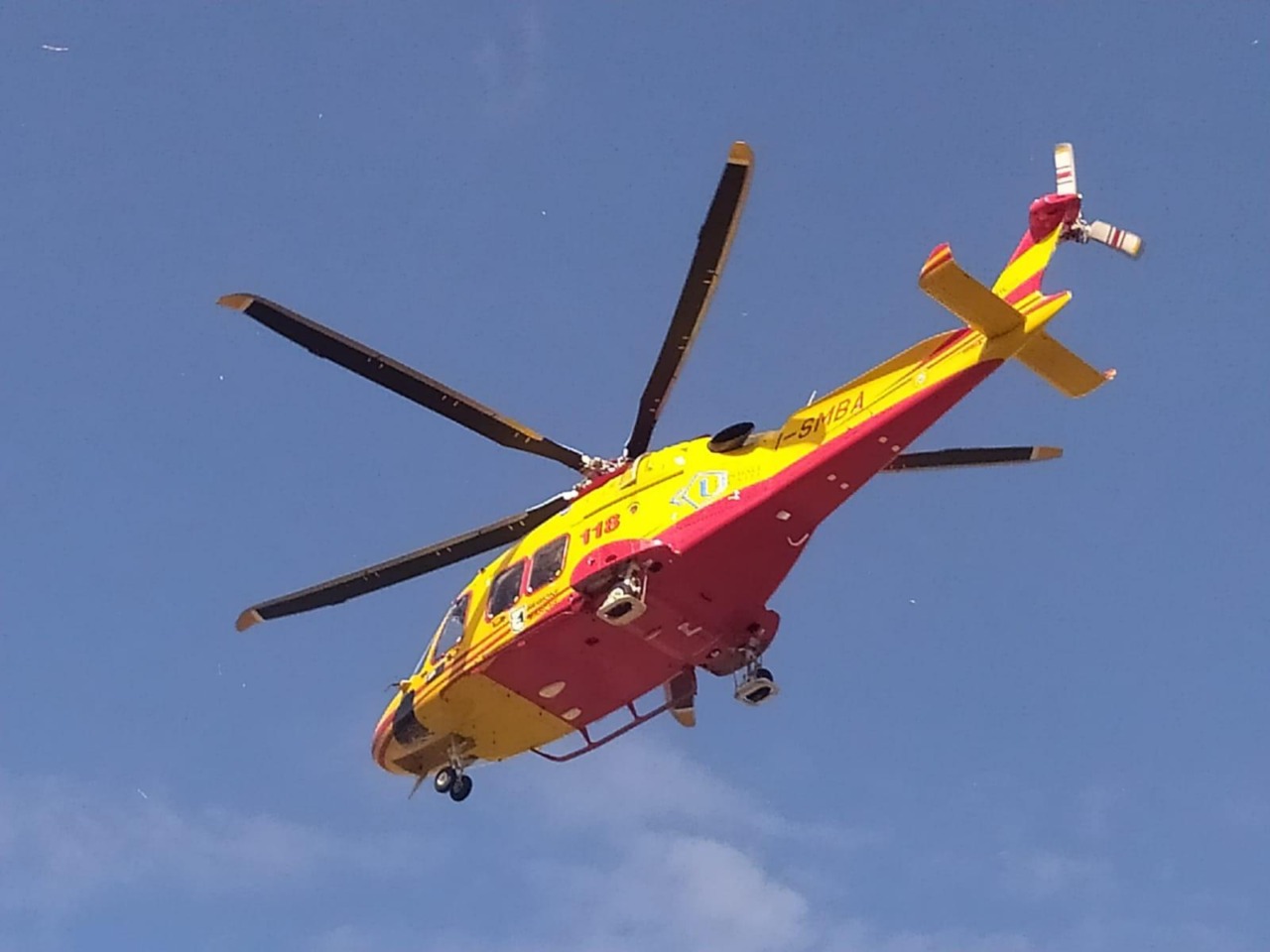 Operaio travolto da un muletto, interviene l’eliambulanza