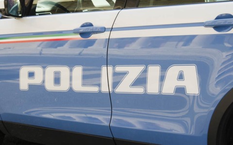Paura per una coppia di genitori a Bergamo: uomo tenta di portare via la loro figlia e la ferisce