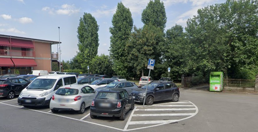 Maleducazione e degrado nella Piazzetta del Castello, Forlani: “Non è vivacità, ma mancanza di rispetto”