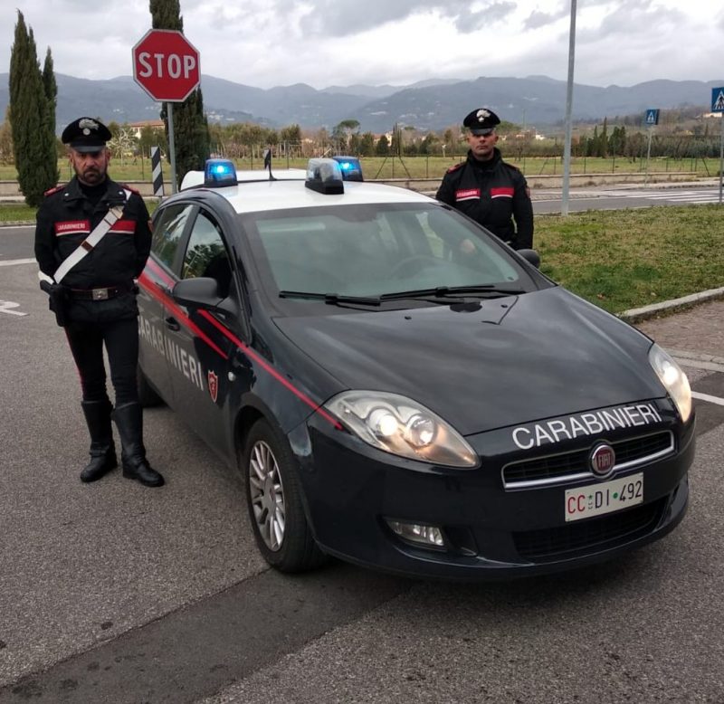 Pistoia, truffa del finto carabiniere: due sedicenni in manette