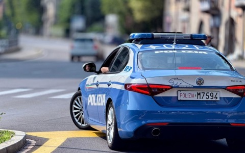 Provoca una discussione in strada, nello zaino aveva tagliarne e spray urticante: denunciato