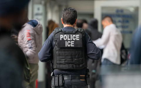 Ritirata di 700 agenti dell’Ice da Minneapolis. Trump: “Approccio più morbido, restando duri”