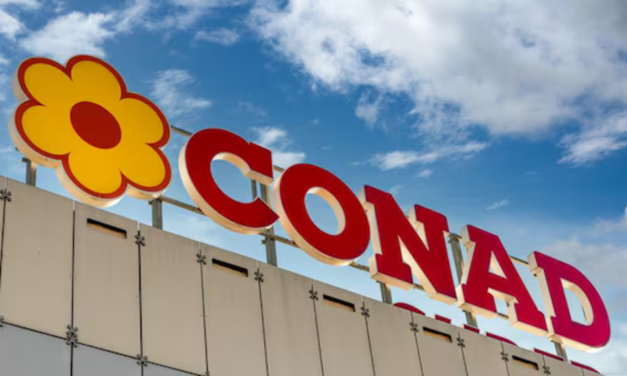 Rubano trucchi e profumi da 400 euro alla Conad di Mantova, due ladri denunciati