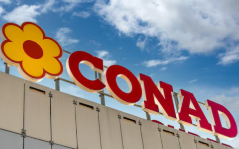 Rubano trucchi e profumi da 400 euro alla Conad di Mantova, due ladri denunciati