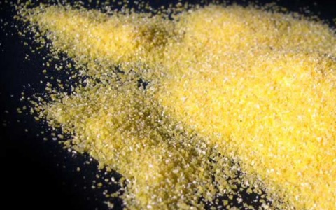 Salmonella nella farina e tossine pericolose nel miglio: prodotti e lotti ritirati e supermercati coinvolti