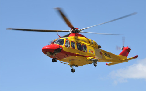 Schianto frontale sulla Sp103: automobilista in ospedale in elisoccorso