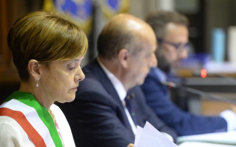 Sfiducia al sindaco Ricci, il consiglio comunale convocato per lunedì 23 febbraio
