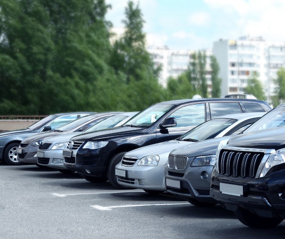 Sosta gratuita al Sacrario a Viterbo prolungata per tutto il 2026, ma l’opposizione solleva dubbi sui risultati