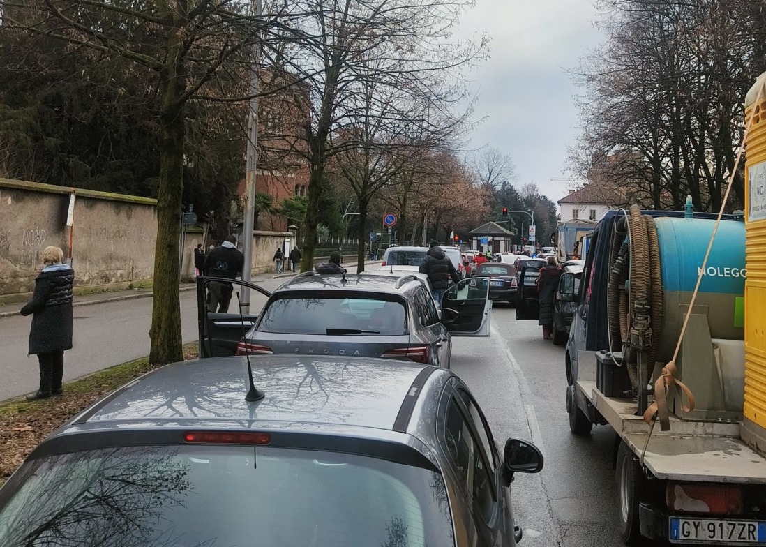 Strade blindate, traffico in tilt per il passaggio di Mattarella