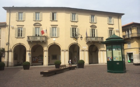 Tempo di premiazioni in città, assegnate benemerenze civiche e medaglie del Miracolo