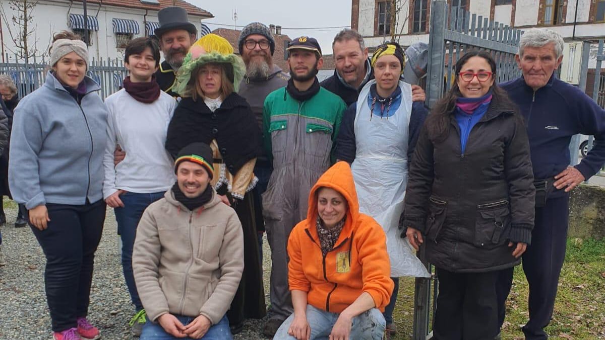 Tra fagiolata e polenta con spezzatino: successo totale del carnevale di Crova