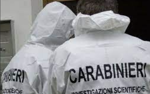 Tragedia in via Reginaldo Giuliani, uomo trovato morto in casa: tre le persone fermate