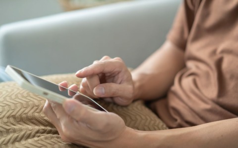 Truffa della ballerina: attenti ai messaggi sospetti su WhatsApp, anche a Rieti