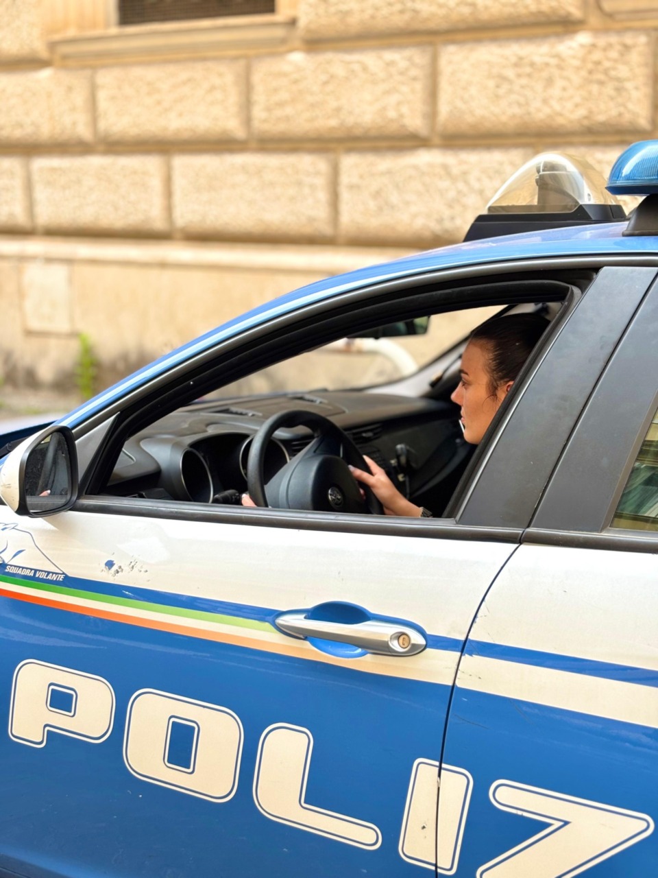 Truffa delle tre campanelle, interviene l’ufficio immigrazione della Questura