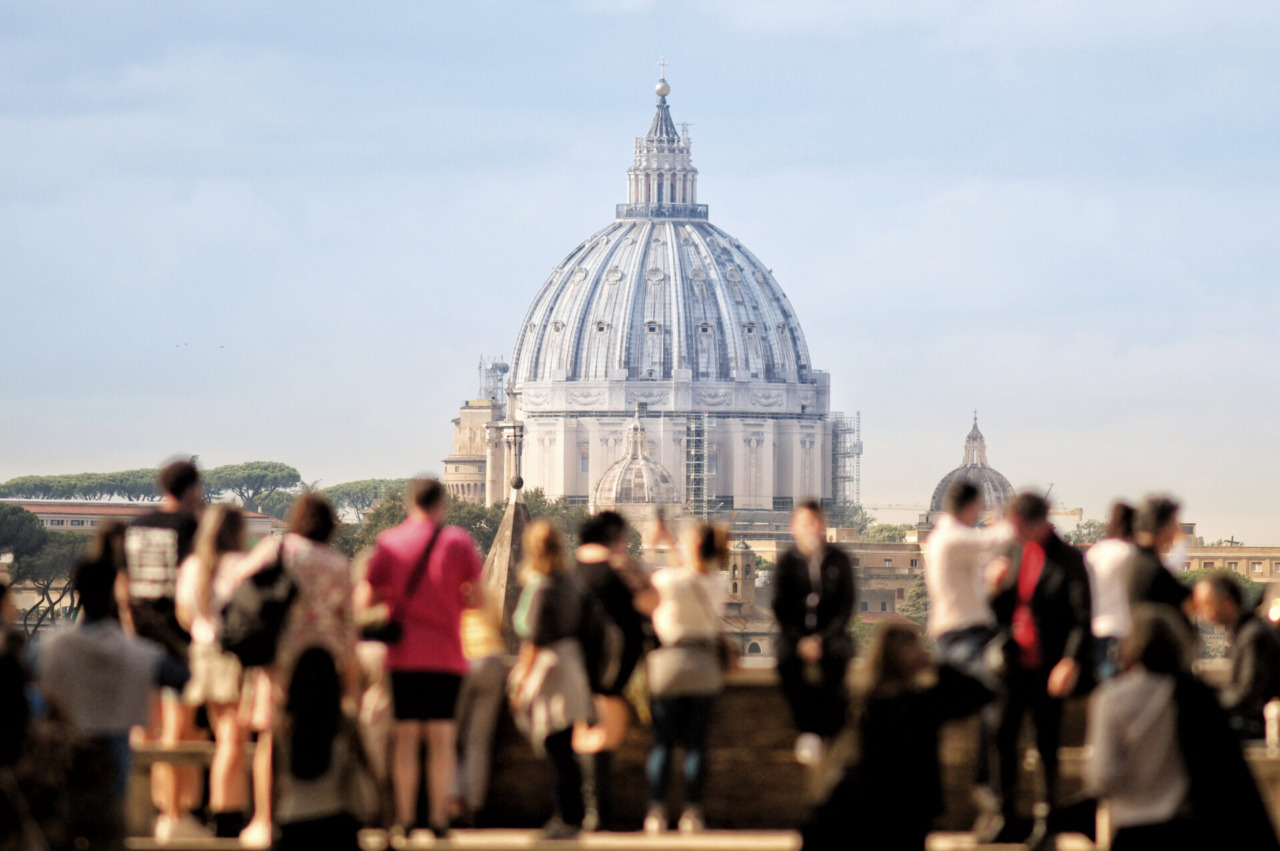 Turismo in Italia nel 2025: record di presenze e arrivi, ma cresce la saturazione