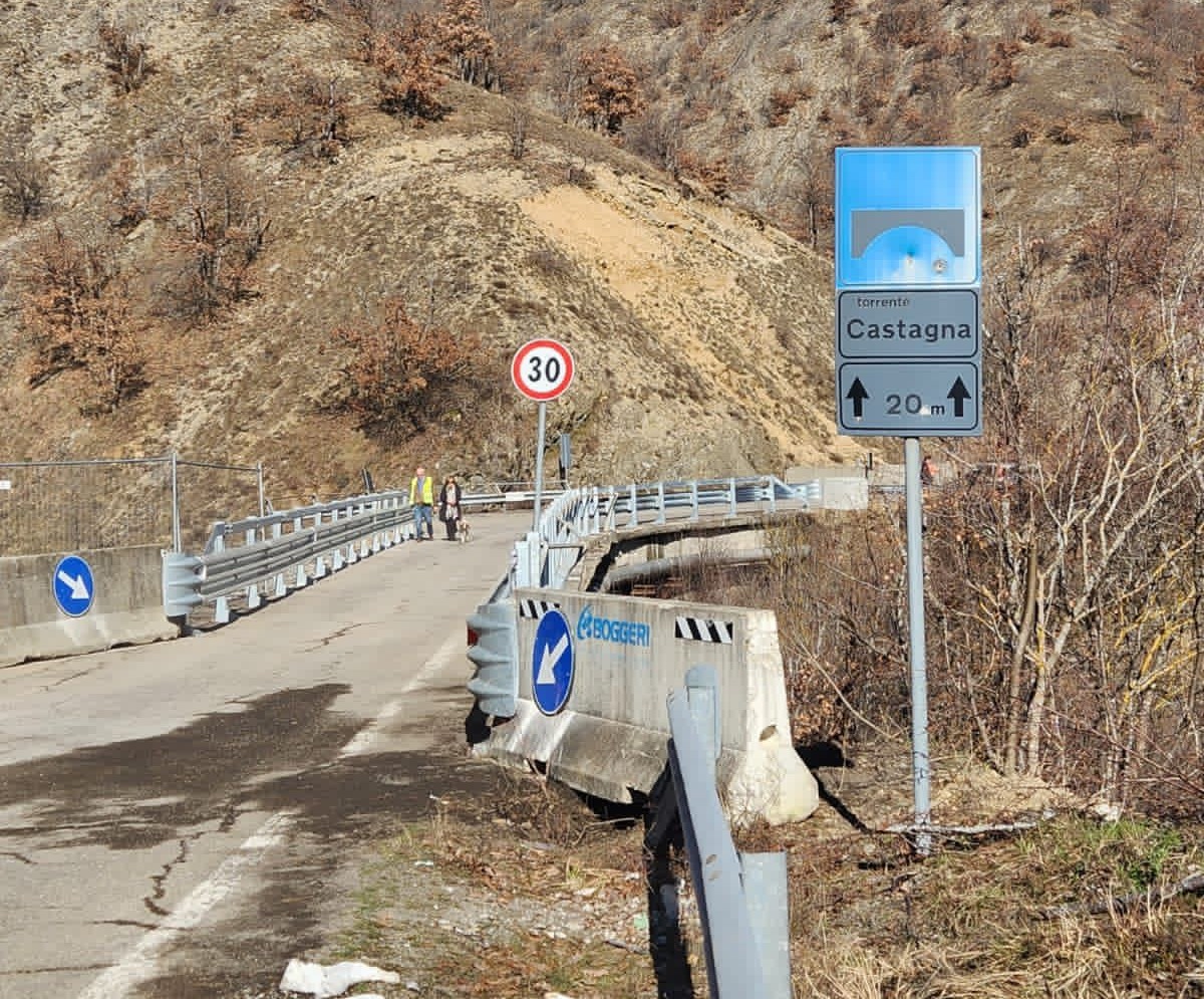 Val Borbera, ripristinata in 10 giorni la viabilità sul ponte della Castagna lungo la SP 140
