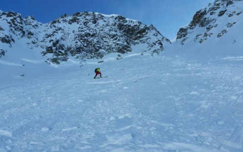 Valanga travolge una comitiva, quattro coinvolti