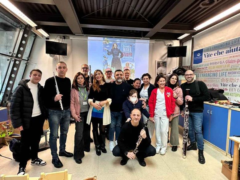 Veronica Maya incontra i bambini del Bambino Gesù