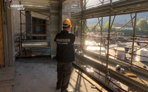 Violazioni sulla sicurezza nel Lecchese: denunciati 17 imprenditori