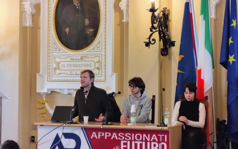 Vite al fronte, Luca Steinmann ha incontrato gli studenti del Bernocchi