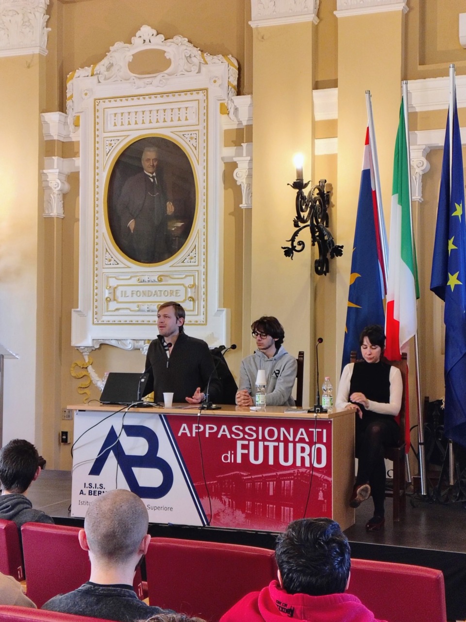 Vite al fronte, Luca Steinmann ha incontrato gli studenti del Bernocchi