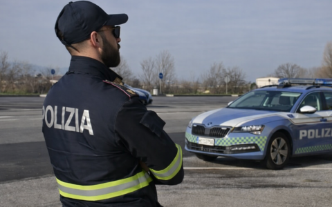 Tre ladri e un latitante intercettati dalla Polizia Stradale