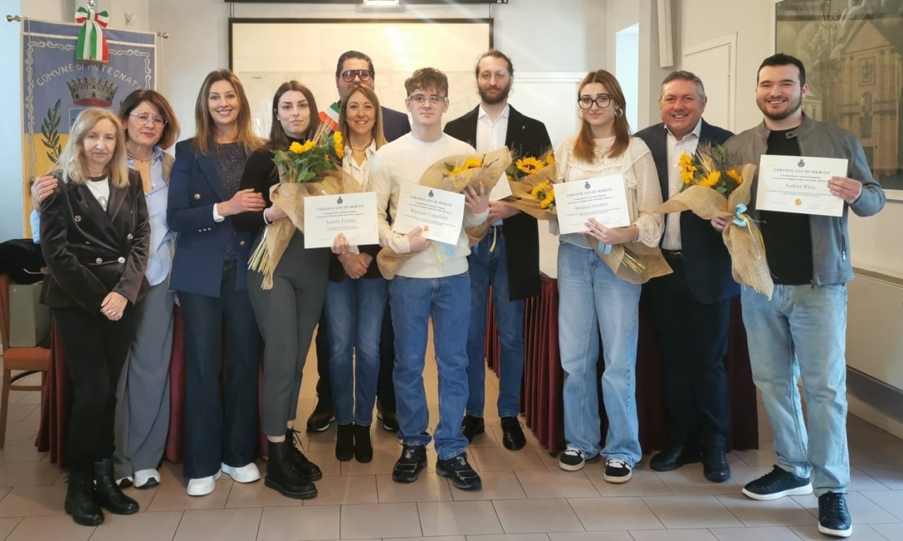 Antegnate premia il merito: riconoscimenti a cinque studenti per l’eccellenza scolastica