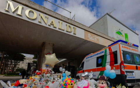 Bimbo morto a Napoli dopo il trapianto di cuore: oggi autopsia con incidente probatorio