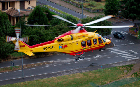 Braccio intrappolato nella motozappa: ottantenne gravemente ferito a Calusco