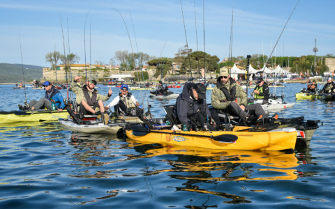 Branzino The Challenge, a Orbetello torna la grande sfida europea della pesca da kayak