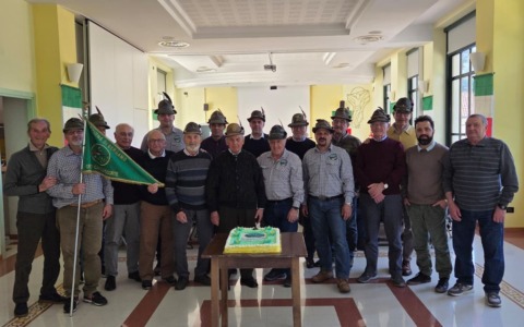 Calolziocorte: un successo il pranzo sociale del Gruppo Alpini “Pippo Milesi”. Raccolti fondi per la Lilt