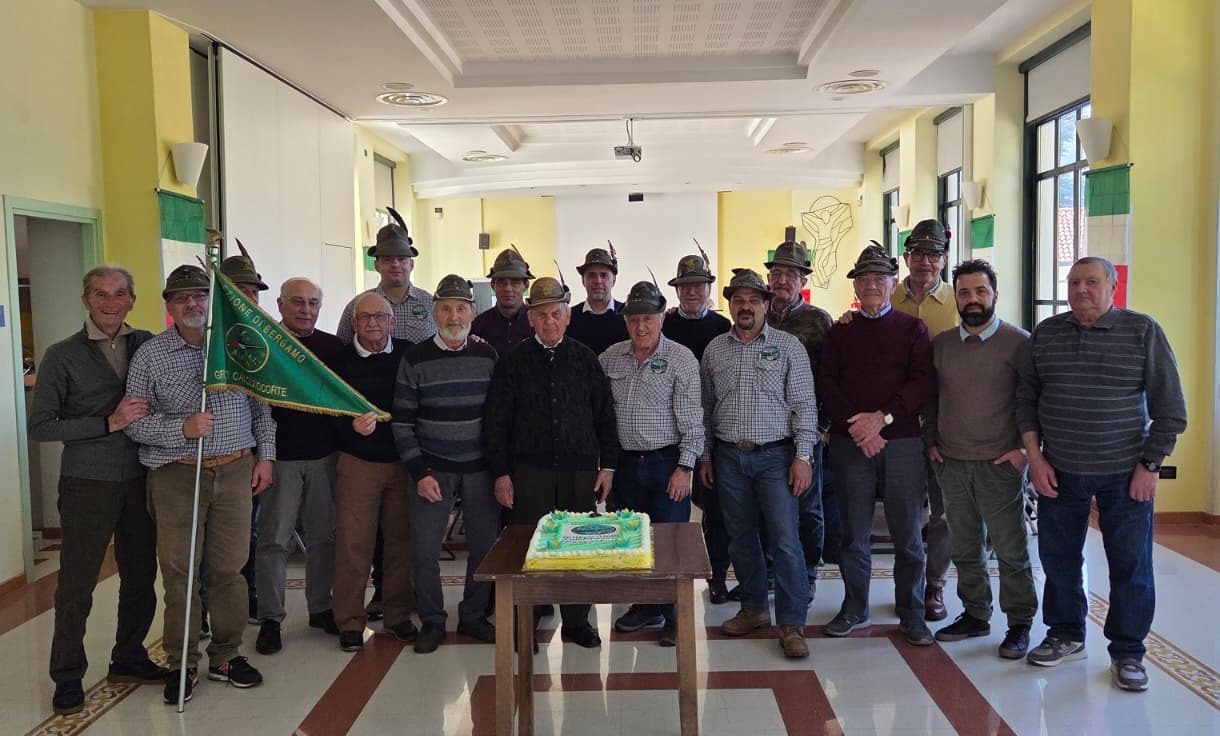 Calolziocorte: un successo il pranzo sociale del Gruppo Alpini “Pippo Milesi”. Raccolti fondi per la Lilt