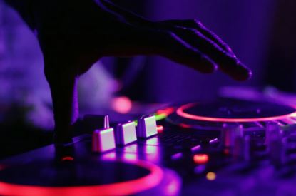 Chiusura immediata di una discoteca a Viterbo per gravi carenze di sicurezza