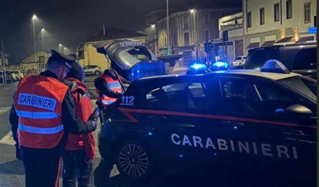 Controlli con il metal detector tra Vigevano e Mortara: 16enne trovato con un tirapugni