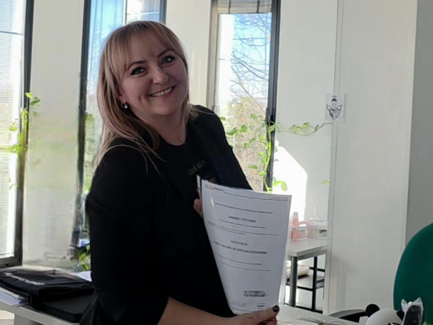 Dalle bombe ucraine all’Italia, la storia di Tetiana che è riuscita a diplomarsi