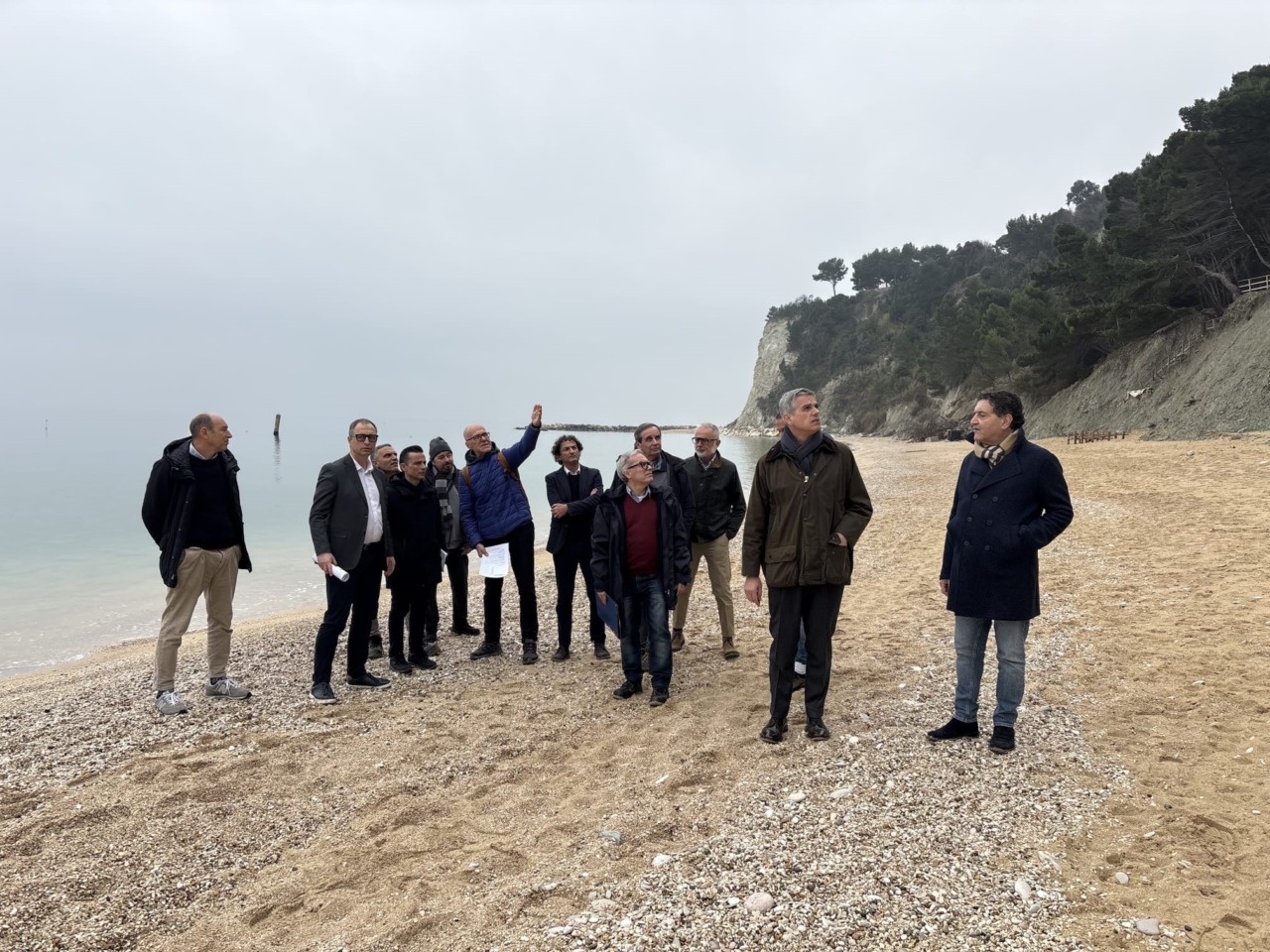 Danni per le mareggiate a Sirolo, sopralluogo di Consoli e Bugaro