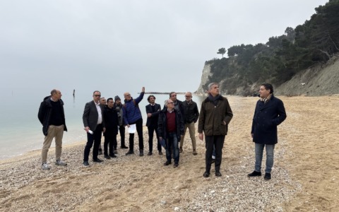 Danni per le mareggiate a Sirolo, sopralluogo di Consoli e Bugaro