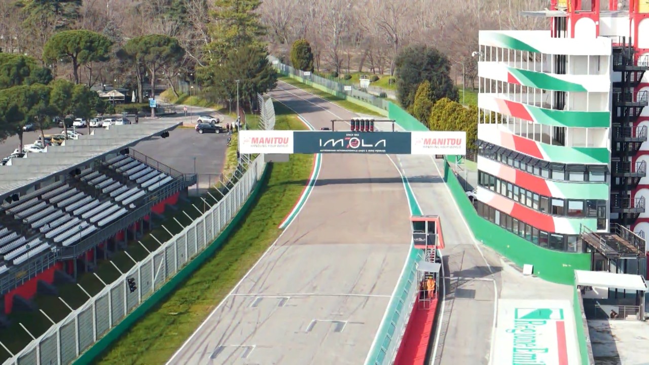 Domenica 8 marzo si svolgerà all’Autodromo di Imola la quarta edizione di WOW Women Motor
