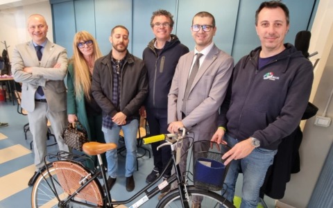 Formedil Imperia e Comune di Sanremo: restaurata e donata bicicletta a utente in difficoltà