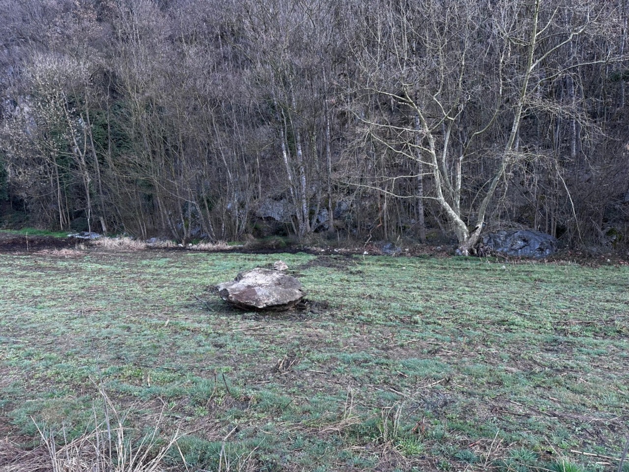 Frana sulla statale 36, chiusa la strada