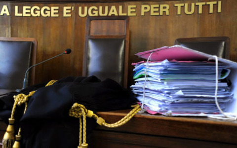 Furti in appartamento, ladri a processo