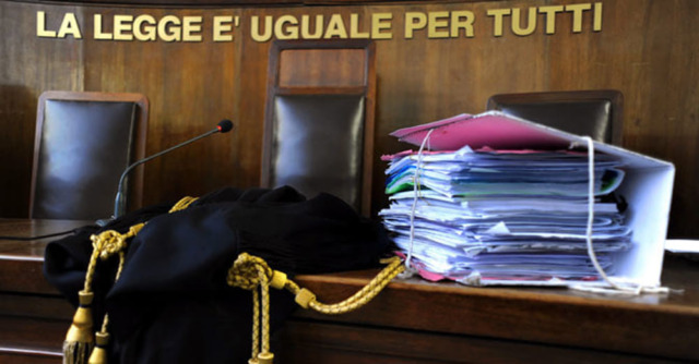 Furti in appartamento, ladri a processo