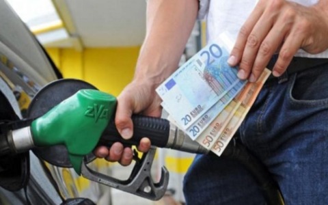 Guerra Iran: quanto è aumentata la benzina in due giorni e i prezzi di oggi, 4 marzo 2026