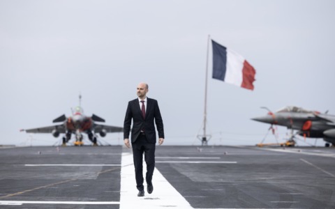 Il ministro degli esteri francese critico su USA e Israele: “Avrebbero dovuto prima discuterne con l’Onu”